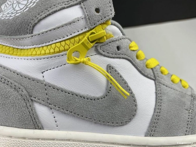 Switch High Air 1 CW6576-100 Light Jordan Smoke 0921